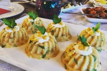 Leziz Yoğurtlu Patates Salatası