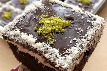 Üç Katlı Islak Kek