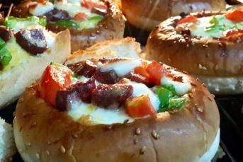 Hamburger Ekmeğinden Pizza