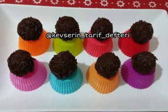 Bisküvisiz Gerçek Çikolata Topları (Çay Kahve Yanına)