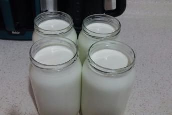 Kavanozda Ev Yapımı Yoğurt Tarifi (Püf Noktaları İle)