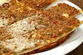 Kıymalı Kaşarlı Pide