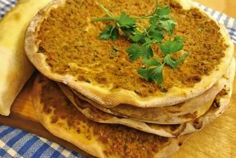 Ev Yapımı Nefis Lahmacun