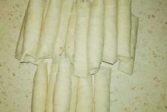 Hazır Yufkadan Buzluğa Koymak İçin Kalem Börek