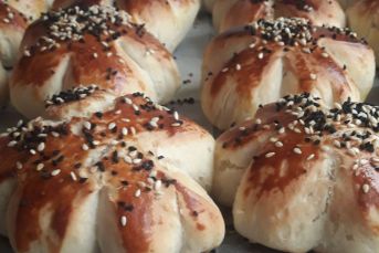 Çörekotlu Çiçek Poğaça