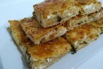 Peynirli Soğanlı El Açması Börek