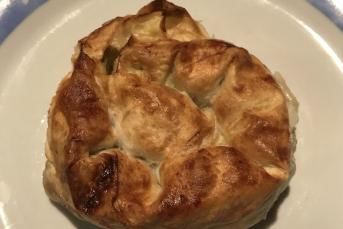 Pazılı Ispanaklı Gül Börek