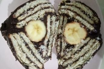 Bisküvili Muzlu Üçgen Pasta