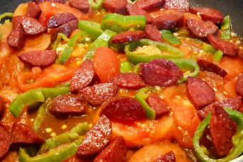 Domatesli Sucuk Kavurması