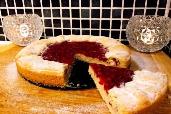 Kek Kalıbında Narlı Kurabiye Tart (Muhteşem)
