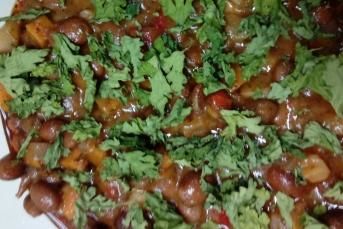 Zeytinyağlı Kuru Barbunya Pilaki (3 Dk'da Tabakta)