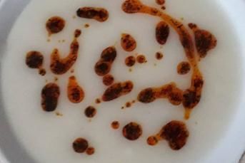 Sarımsaklı Un Çorbası