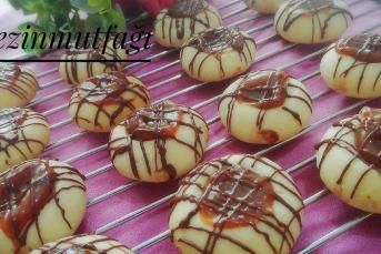 Twix Tadında Karamelli Kurabiye