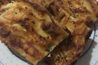 Karışık Peynirli Kırma Börek