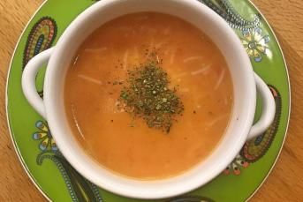 Sütlü Ve Şehriyeli Domates Çorbası