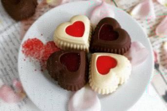 Çikolata Kaplı Kalpli Kekler