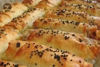 Kol Böreği  (Hazır Yufkadan)