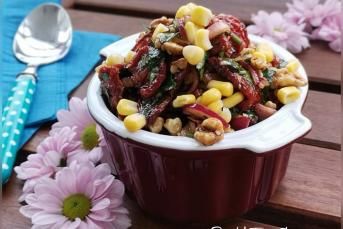 Kuru Domatesli Salata