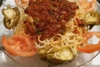 Domates Soslu Leziz Spagetti