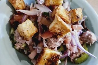 Ton Balıklı Salata Nasıl Yapılır