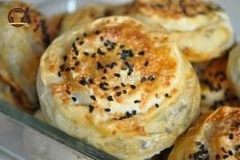 Patlıcanlı Gül Börek