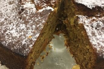 Kelepçeli Kalıpta Havuçlu Kek