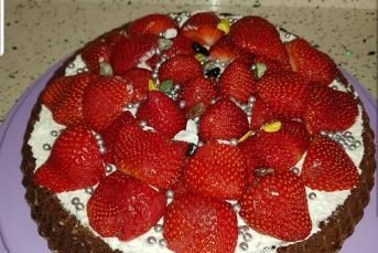 Çilekli Tart Kek (Çok Pratik)