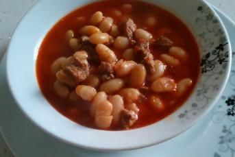 Etli Kuru Fasülye Yemeği