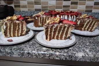 Kelepçeli Kalıpta Bisküvili Pasta