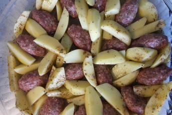 Beşamel Soslu Fırında Patatesli Köfte