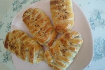 Çok Pratik Milföylü Örgü Börek