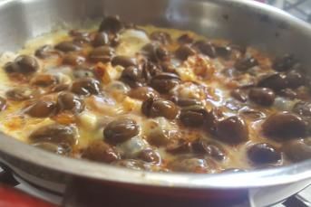 Yeşil Zeytin İle Yumurta Tarifi