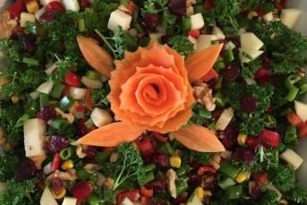 Leziz Bahar Salatası