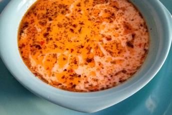 Yoğurtlu Nohutlu Yarma Çorbası