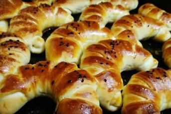 Bıçak İle Şekil Verilen Yumuşacık Şerit Poğaça