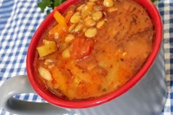 Sebzeli Yeşil Mercimek Çorbası