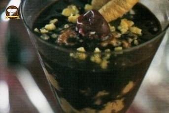 Bisküvi Ve Çikolata Soslu Kup