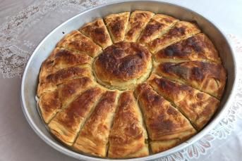 Pırasalı Arnavut Böreği