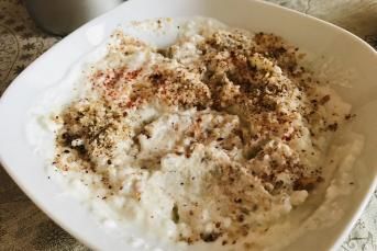 Yoğurtlu Enginar Salatası