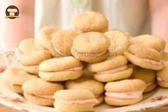 Çilek Kremalı Bisküvi