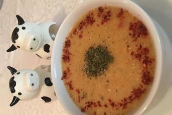 Yoğurt Soslu Mercimek Çorbası