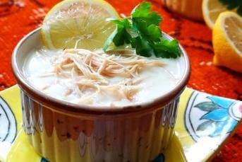 Tavuklu Yoğurt Çorbası