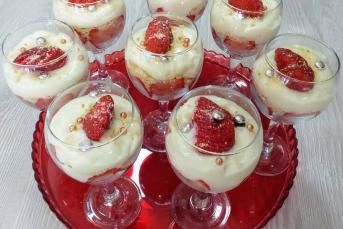 Efsaneniz Olacak Çilekli Magnolia Tatlısı