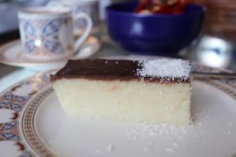 Çikolatalı Hindistan Cevizli İrmikli Tatlı