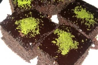 Çok Pratik Islak Kek Tarifi