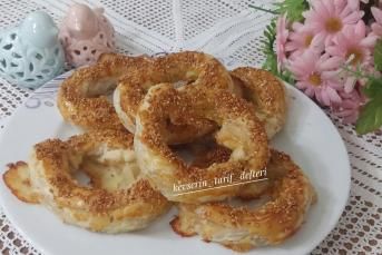 Çıtır Çıtır Kaşarlı Milföy Simit