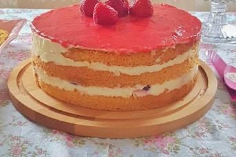 Şahane Çilekli Pasta