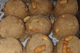 Fıstıklı Tereyağlı İrmik Helvası