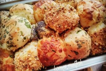 Kek Kalıbında Renkli Çörek