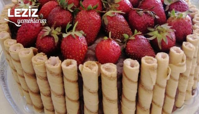 Kakaolu Muzlu Çilekli Pasta Leziz Yemeklerim